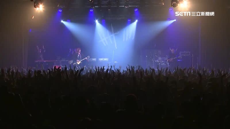 伍佰出道30周年演唱會6日晚間登場。