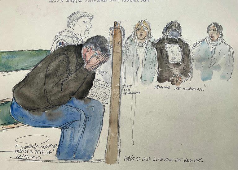 Este boceto de la sala del tribunal realizado en el juzgado de Vesoul, este de Francia, el 21 de diciembre de 2023, muestra a Nicolas Zepeda, acusado de asesinar a su exnovia en Francia en 2016