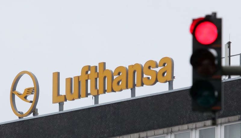 The Lufthansa airline logo can be seen on a Lufthansa building in Hamburg. The European Commission is launching an investigation into whether German government state aid for Lufthansa during the Covid-19 pandemic breached EU rules. Bodo Marks/dpa