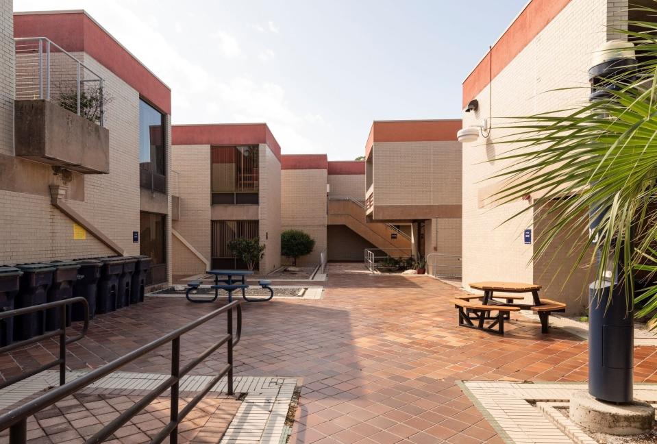 The I.M. Pei dorms at New College of Florida were designed by the renowned international architect in the 1960s and reflect a Mediterranean village.