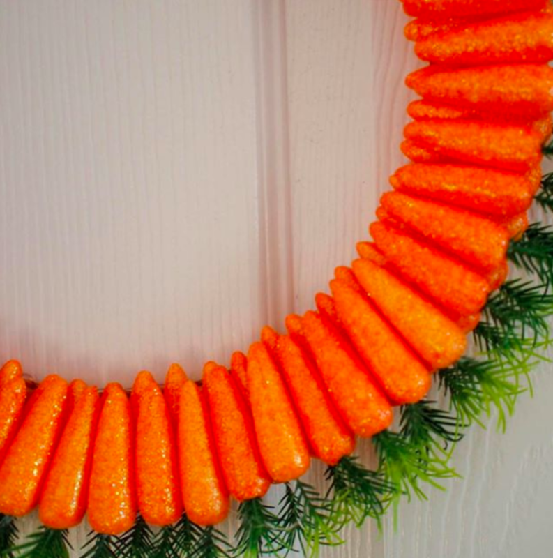 <p>@muminthemadhouse</p><p>Carrots are for eating but they're also for wreath-ing.</p><p>From Instagram user <a href="https://www.instagram.com/p/BwSbP45nDbk/?igshid=z0gi25mexlni" rel="nofollow noopener" target="_blank" data-ylk="slk:@muminthemadhouse;elm:context_link;itc:0;sec:content-canvas" class="link rapid-noclick-resp">@muminthemadhouse</a>.</p>