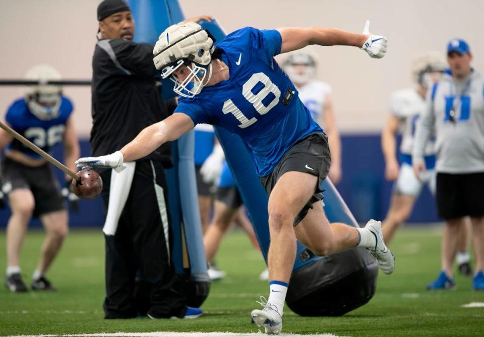 Duke linebacker (18) Jeremiah Hasley runs through a drill during the Blue Devils’ spring practice on Friday, March 24, 2023 in Durham, N.C.