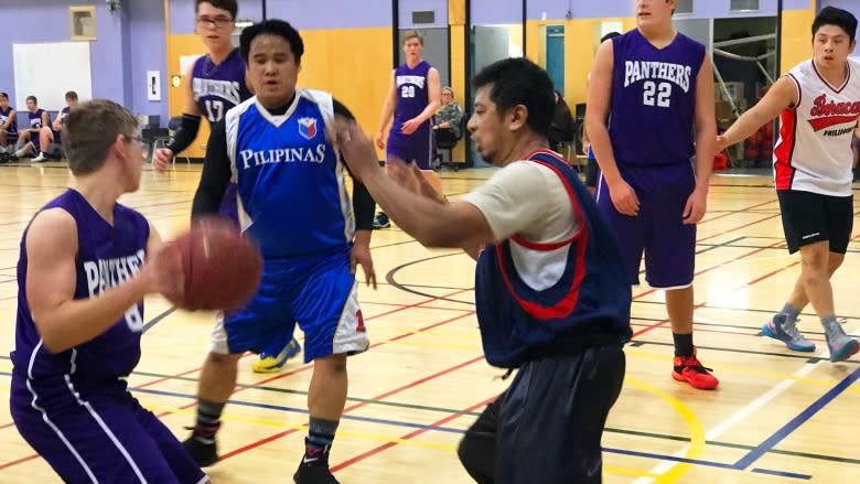 Basketball game celebrates Hay River educator's life, supports advocacy work