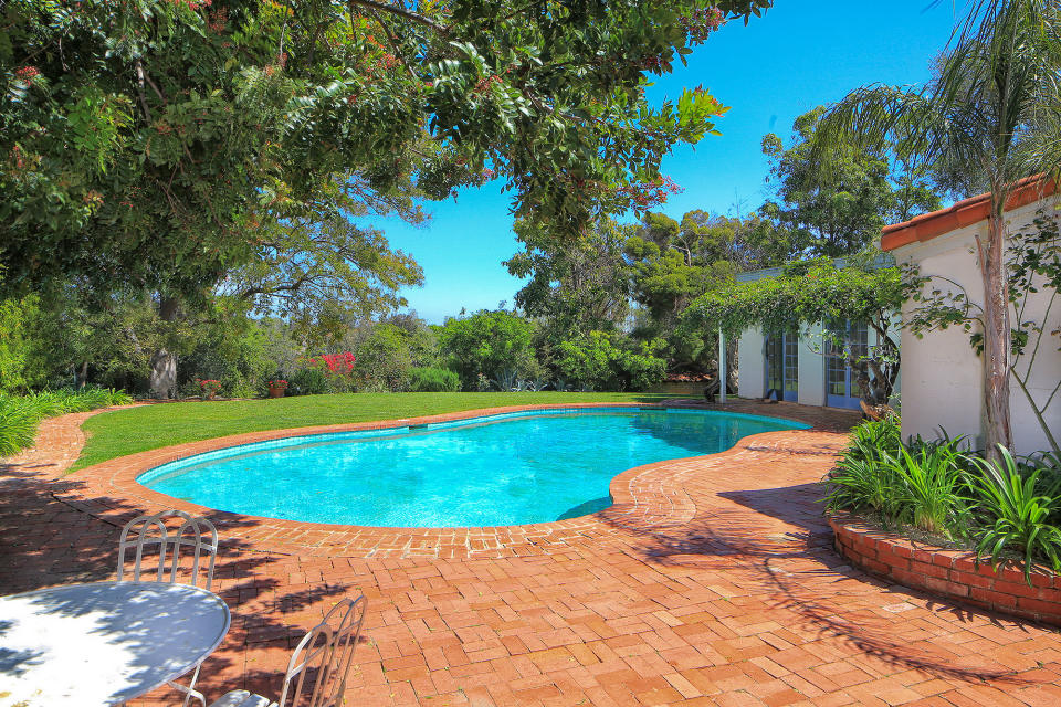 Outdoor Space to Soak Up the California Sun