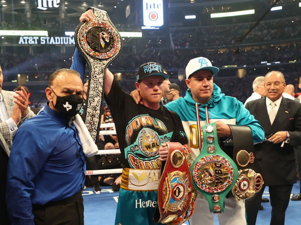 Canelo Álvarez ha ganado títulos mundiales en cuatro categorías distintas (Getty Images)