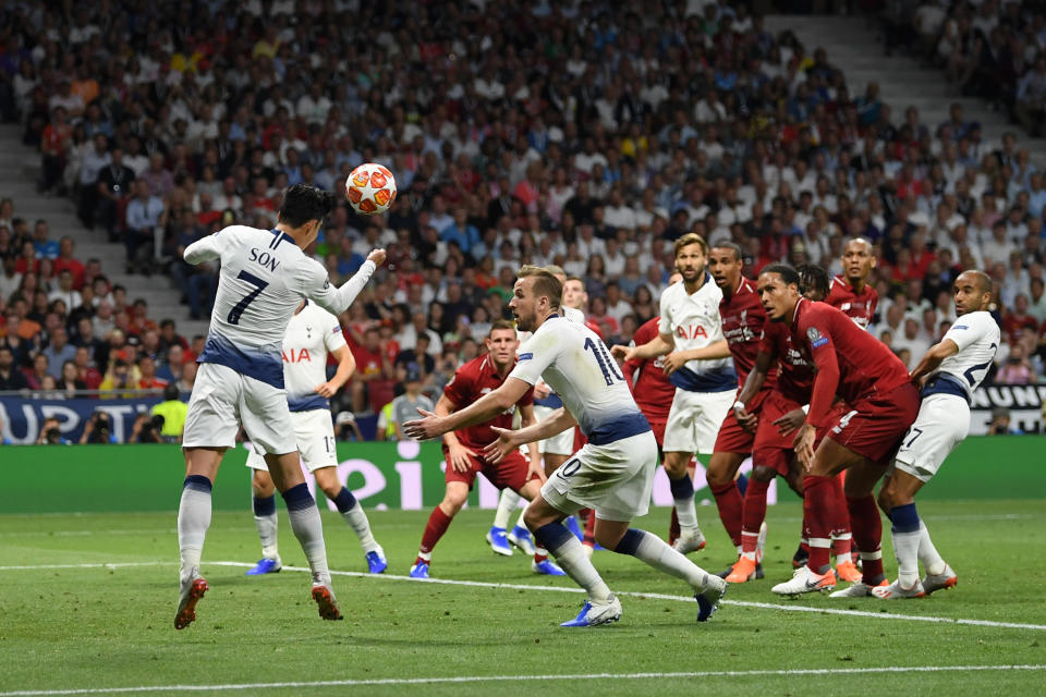 MADRID, SPAIN - JUNE 01: Heung-Min Son of Tottenham Hotspur heads over the bar during the UEFA Champions League Final between Tottenham Hotspur and Liverpool at Estadio Wanda Metropolitano on June 01, 2019 in Madrid, Spain. (Photo by Matthias Hangst/Getty Images)