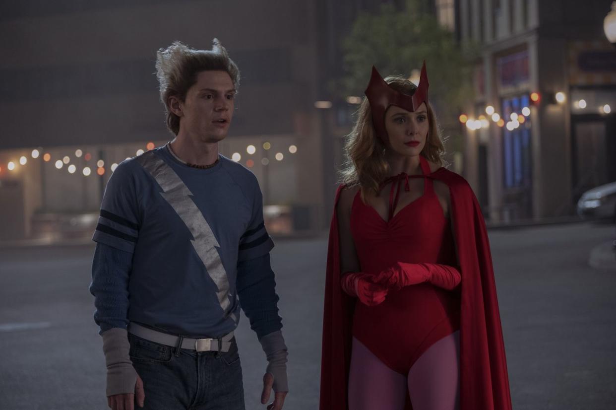 evan peters as pietro maximoff and elizabeth olsen as scarlet witch in 'wandavision'