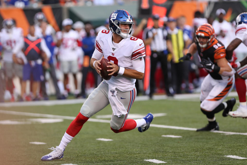 CINCINNATI, OH - AUGUST 22: New York Giants quarterback Daniel Jones (8) carries the ball during the preseason game against the New York Giants  and the Cincinnati Bengals on August 22nd 2019, at Paul Brown Stadium in Cincinnati, OH. (Photo by Ian Johnson/Icon Sportswire via Getty Images)