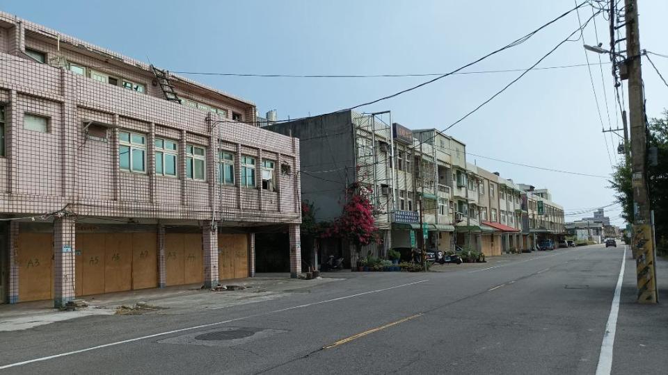 不少居民已經搬走。（圖／翻攝自我是竹圍人臉書）