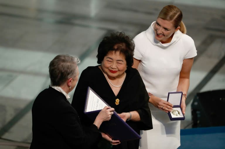 Hiroshima survivor Setsuko Thurlow (C) and Beatrice Fihn (R), leader of the International Campaign to Abolish Nuclear Weapons, received the Nobel Peace Prize, warning of the threat of nuclear conflict with North Korea