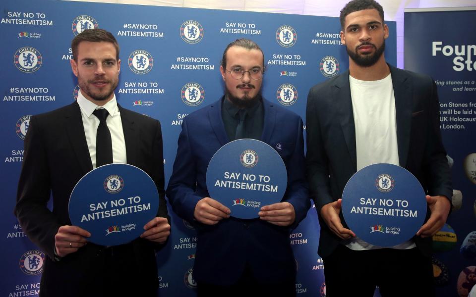 Ruben Loftus-Cheek, Commemorative Mural artist Solomon Souza and Cezar Azpilicueta as Chelsea launch their drive against anti-Semitism - Chelsea FC