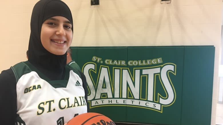 Women's basketball recruit first to wear hijab for St. Clair College