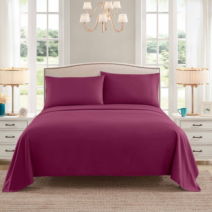 the sheet set in berry
