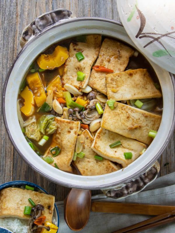 <p>Woon Heng</p><p> The best part about this dish is that you can make this in under an hour and in one pot.</p><p><strong>Get the recipe:</strong> <a href="https://woonheng.com/cabbage-tofu-delicata-squash-stew/" rel="nofollow noopener" target="_blank" data-ylk="slk:Cabbage-Tofu Delicata Squash Stew;elm:context_link;itc:0;sec:content-canvas" class="link ">Cabbage-Tofu Delicata Squash Stew</a></p>