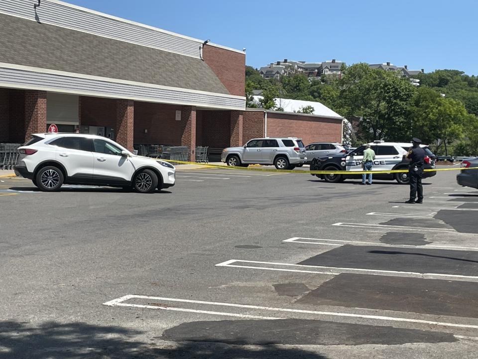 Arlington police investigating crash in Stop & Shop parking lot