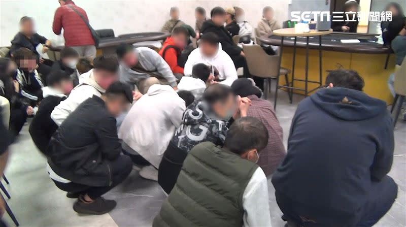 台中市警方破獲大型賭場，一舉逮獲13名賭客。（圖／翻攝畫面）