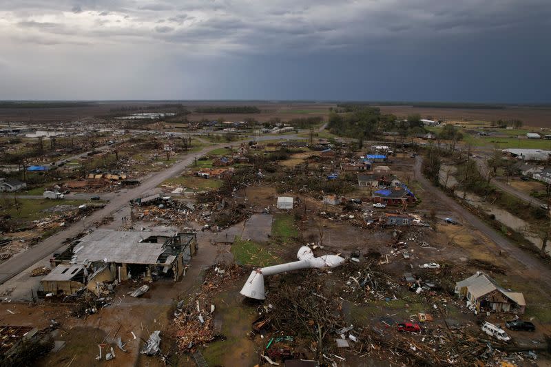 Tornadoes hit communities across central Mississippi