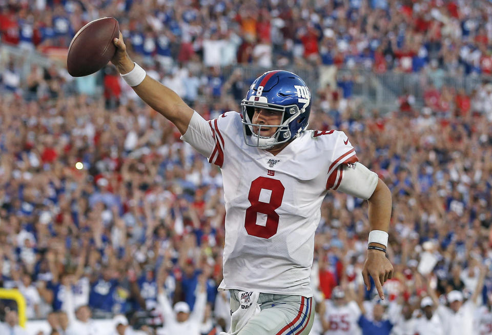 New York Giants quarterback Daniel Jones (8) runs 7-yards for a touchdown during the second half of an NFL football game against the Tampa Bay Buccaneers Sunday, Sept. 22, 2019, in Tampa, Fla. (AP Photo/Mark LoMoglio)