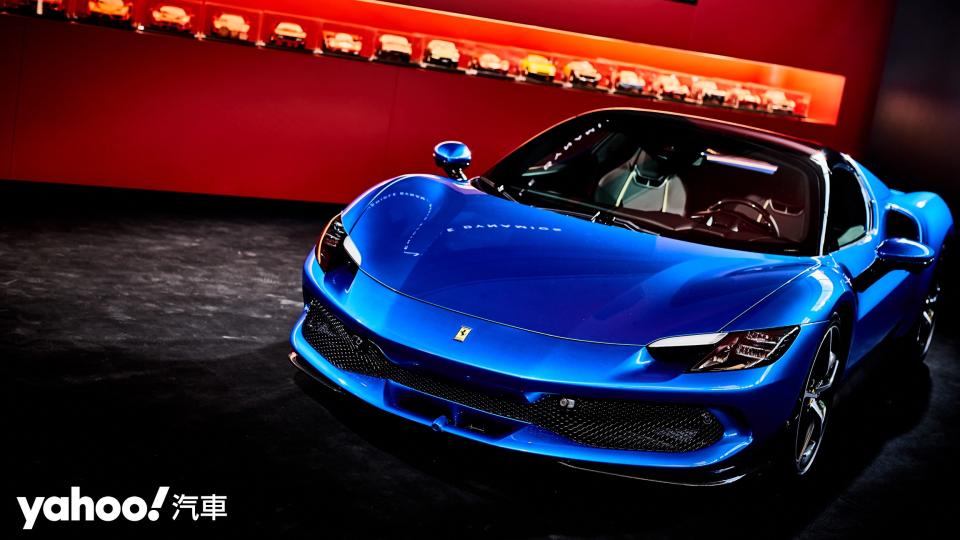 以近似於SF90的樣貌打造全新Ferrari 296世代風格。