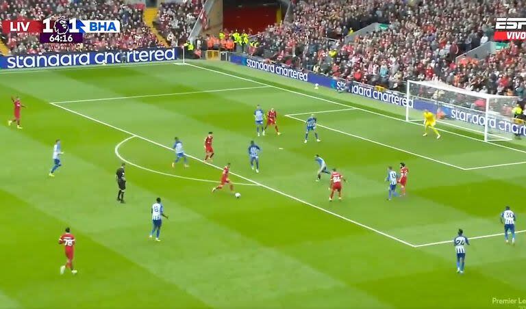 La asistencia de Alexis Mac Allister para Salah en la victoria de Liverpool vs. Brighton