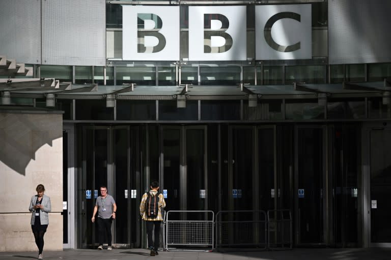La entrada a la sede central de la BBC, en una imagen tomada el 6 de octubre de 2022 en el centro de Londres (Justin Tallis)