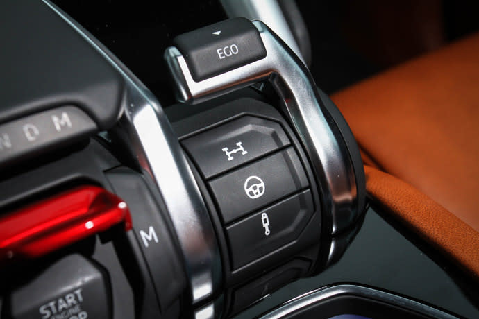 Corsa模式下的儀表板顯示，也會以檔位、轉速及速度為主要顯示重點。 版權所有/汽車視界