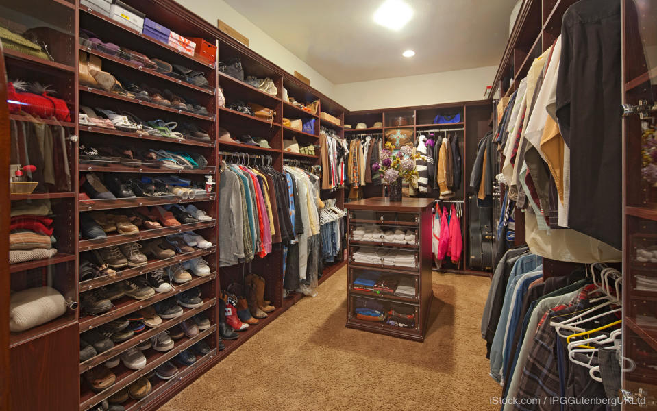 walk-in closet