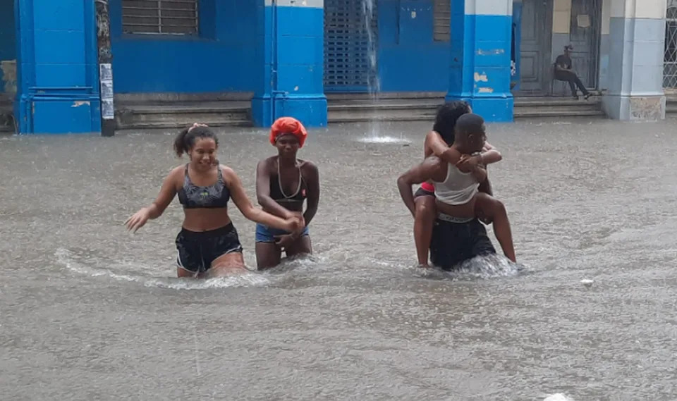 Überschwemmung in Havanna | Bildquelle: Yahoo © N.a. | Bilder sind in der Regel urheberrechtlich geschützt