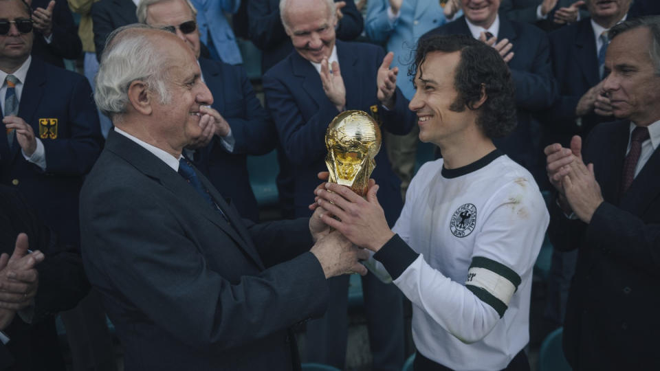 Klaus Steinbacher plays football legend Franz Beckenbauer in drama film Der Kaiser. (Sky Deutschland)