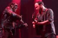 <b>6. Dave Matthews Band - $18,903,334.14</b><br><br>Boyd Tinsley and Dave Matthews perform onstage with the Dave Matthews Band during the Away From The World Tour at the 1st Mariner Arena in Baltimore.