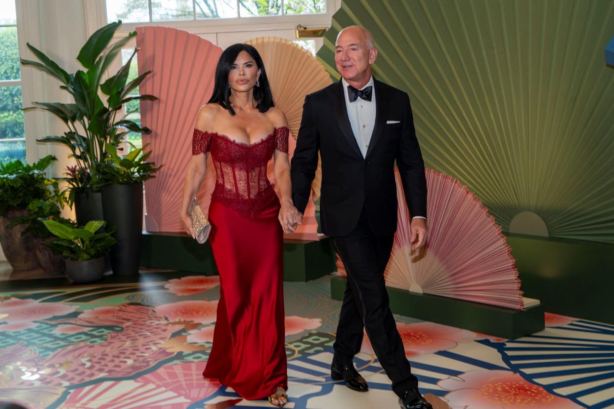 Jeff Bezos and Lauren Sánchez attend White House state dinner