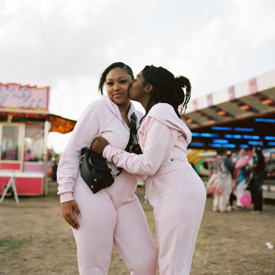 Kenneatha & Keziah (By Caitlin Chescoe)