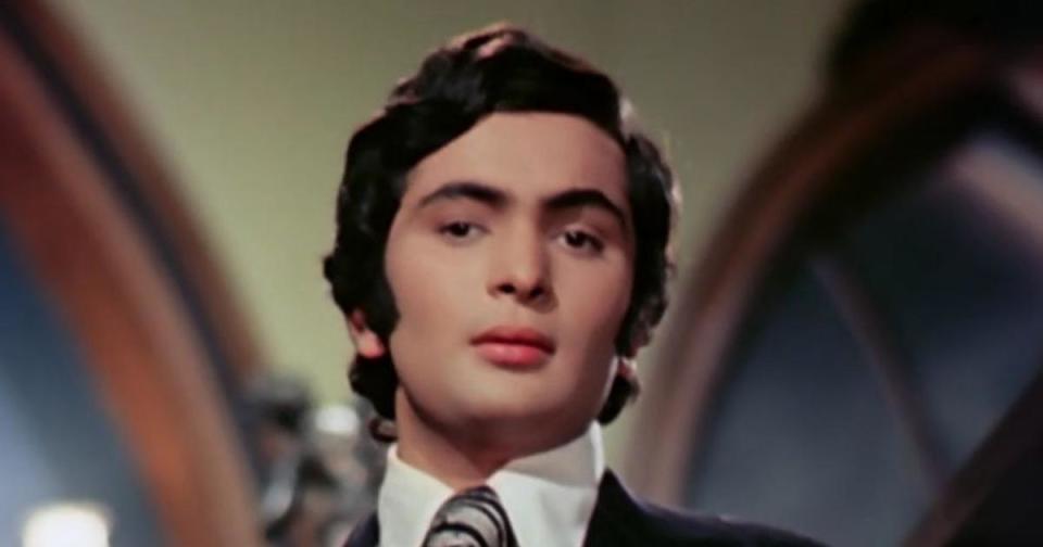 We went through Rishi Kapoor's Twitter account to bring out all the rare photos he shared from his past.