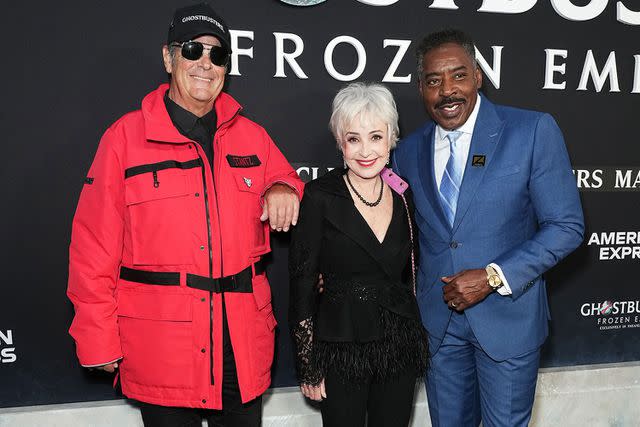 <p>John Nacion/Variety via Getty</p> (L-R) Dan Aykroyd, Annie Potts and Ernie Hudson