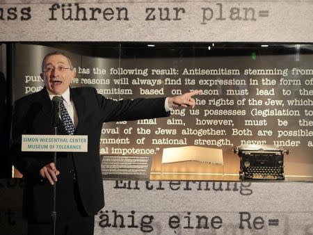 Rabbi Marvin Hier, founder and dean of the Simon Wiesenthal Center Museum of Tolerance, unveils a copy of the 'Gemlich Letter', written by Adolf Hitler in 1919, in Los Angeles, California October 4, 2011. REUTERS/Lucy Nicholson