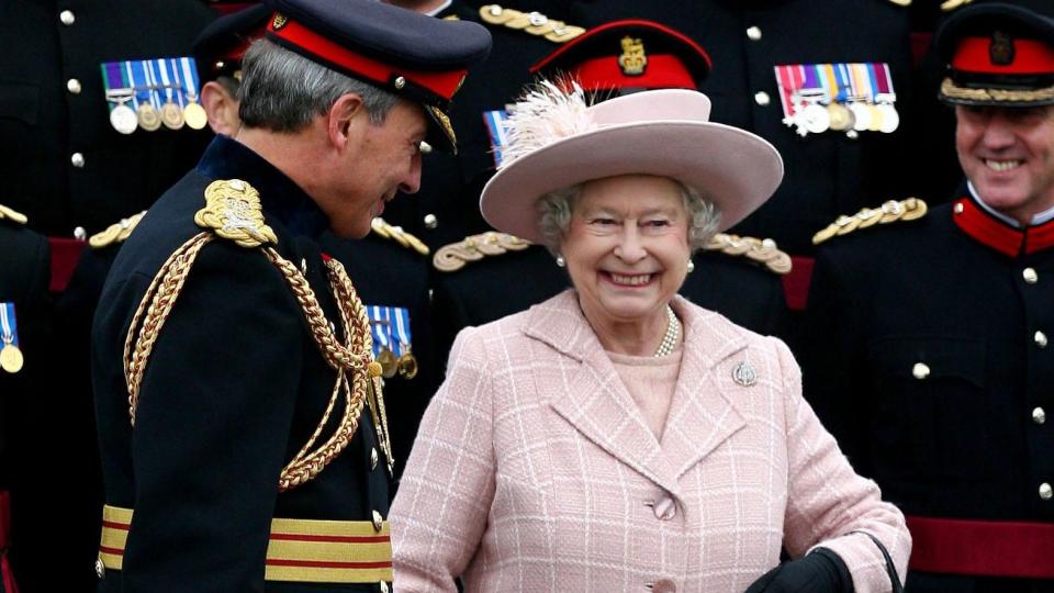 queen elizabeth ii visits brompton barracks