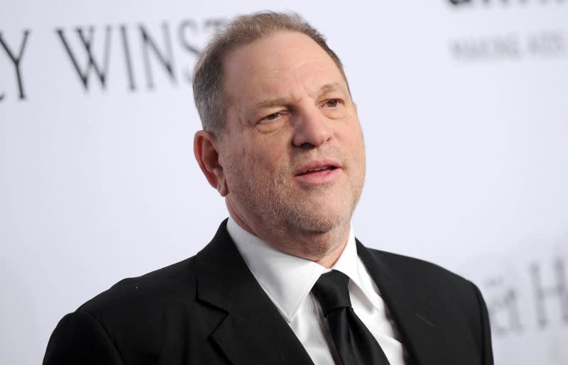 ▲好萊塢前金牌製片人溫斯坦（Harvey Weinstein）在2020年遭紐約法院判處2項性犯罪成立，獲判23年徒刑，然而，紐約最高法院今（25）日推翻了溫斯坦的強姦定罪，發回法院重審。（圖／美聯社／達志影像）