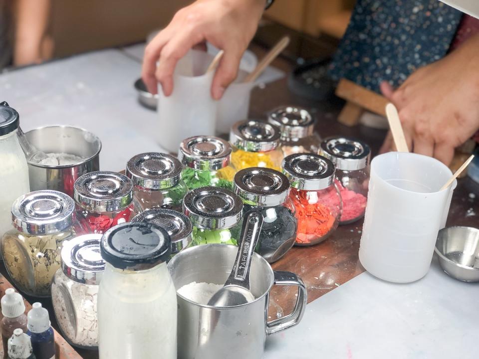 Colourful terrazzo jesmonite pieces used during the jesmonite craft workshop