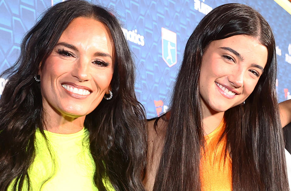 Heidi D’Amelio and Charli D'Amelio (Emma McIntyre / Getty Images )