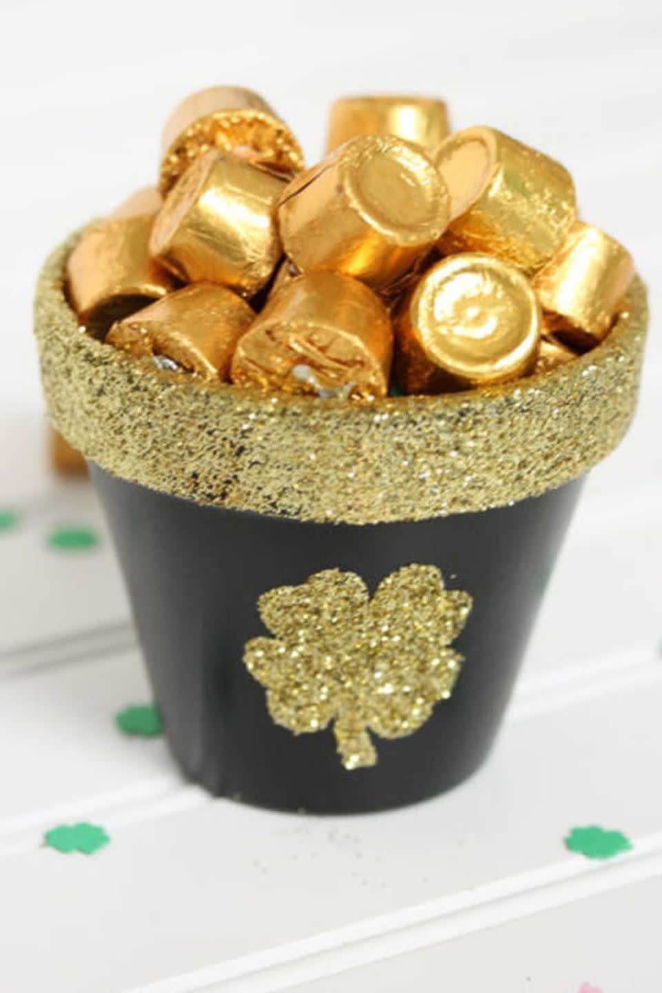 34) DIY Pot of Gold