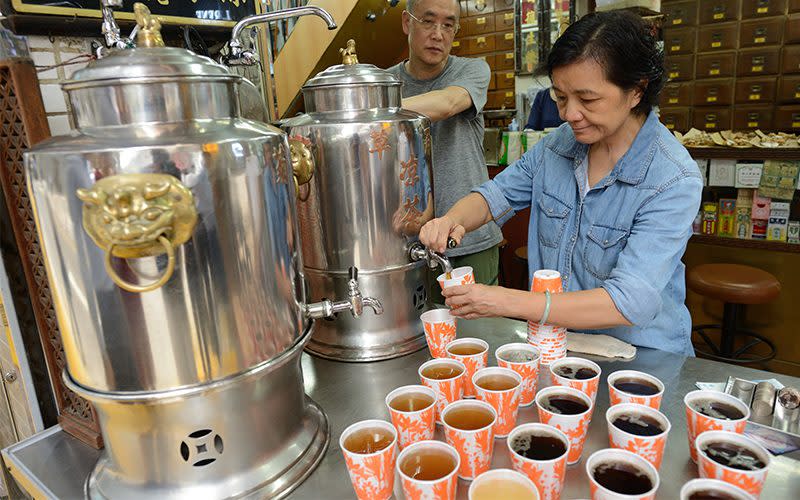 【重拾港式舊情懷】百年老字號涼茶鋪春回堂