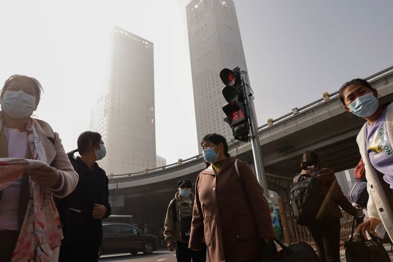 Beijing shrouded in smog