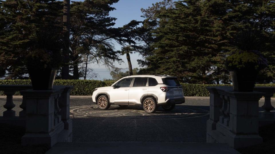 2025 subaru forester photos