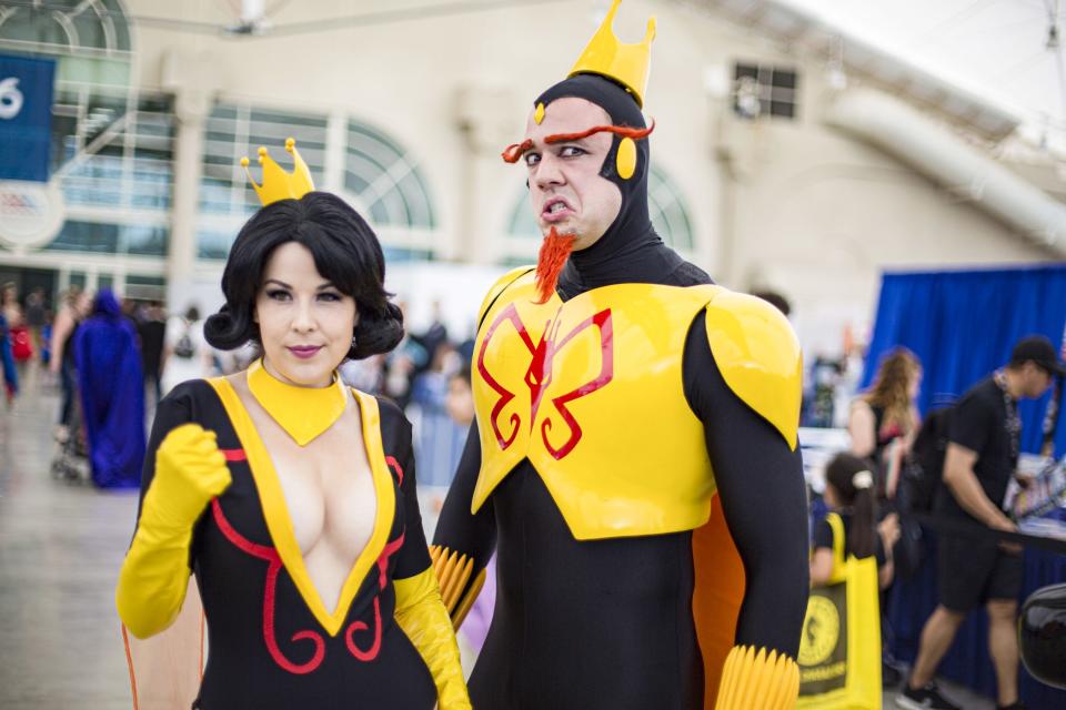 Dr. Mrs. The Monarch and The Monarch from The Venture Bros. cosplayers