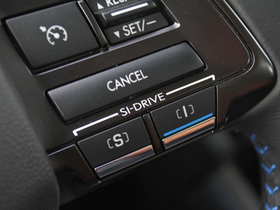 SI-Drive動力控制系統提供Sport及Intelligent模式可供駕駛選擇。