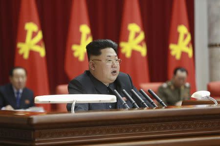 North Korean leader Kim Jong Un (C) supervises an expanded meeting of the Political Bureau of the Central Committee of the Workers' Party of Korea in Pyongyang in this February 18, 2015 photo released by North Korea's Korean Central News Agency (KCNA) in Pyongyang February 19, 2015. REUTERS/KCNA