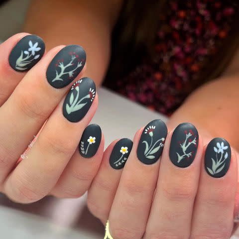 <p>Instagram: <a href="https://www.instagram.com/jess_nails_it/" data-component="link" data-source="inlineLink" data-type="externalLink" data-ordinal="1">@jess_nails_it</a></p>