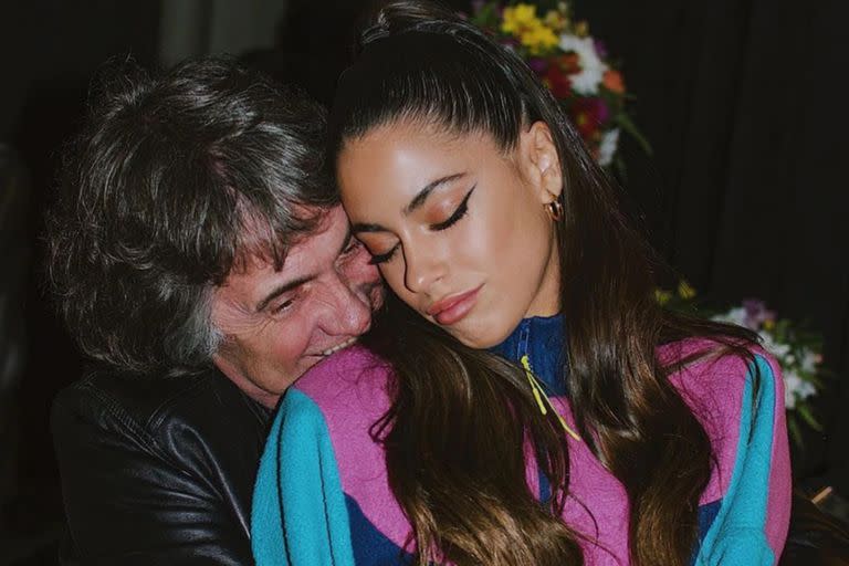 Tini Stoessel  protagonizó un divertido video junto a su papá Alejandro