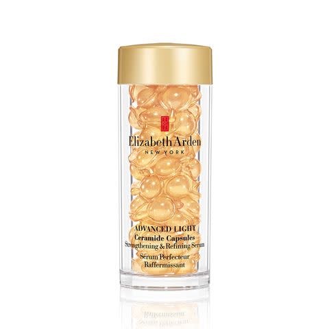 Elizabeth Arden 伊麗莎白雅頓 超進化輕感黃金導航膠囊，NT.3,650 PHOTO CREDIT: Elizabeth Arden