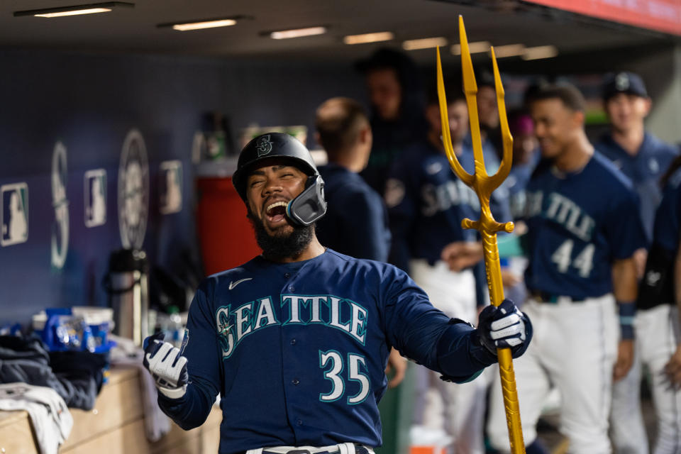 西雅圖水手的海神三叉戟。(Photo by Stephen Brashear/Getty Images)